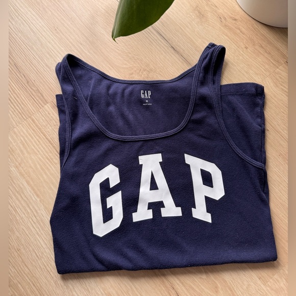 Gap Tank top - Picture 1 of 2